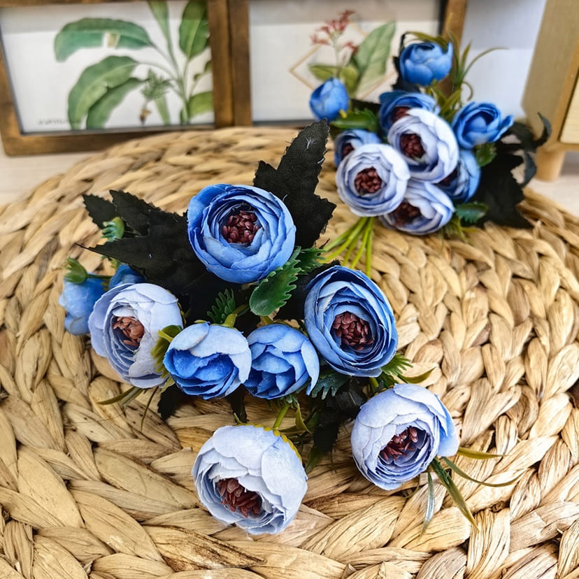Искусственные цветы в Балаково | Цветы искусственные «Камелии», голубые, букет